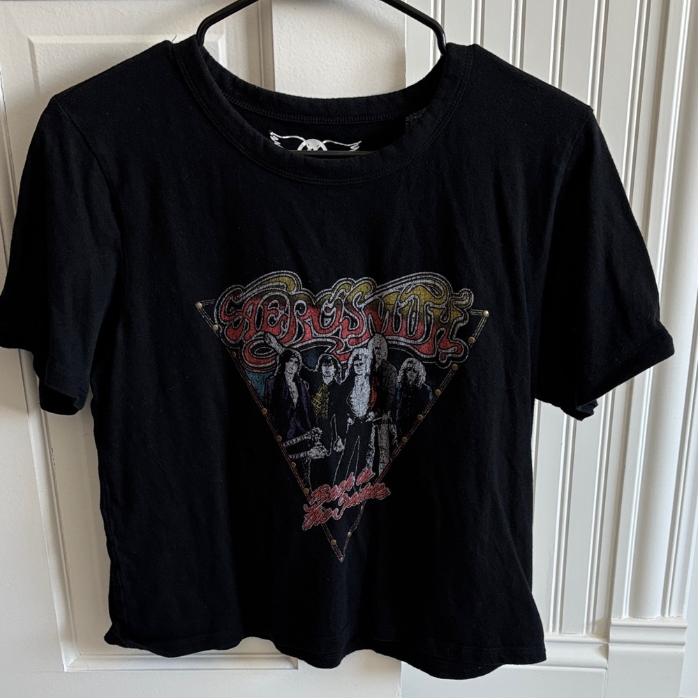 Aerosmith Black Graphic Cropped Tee Women’s Size Large